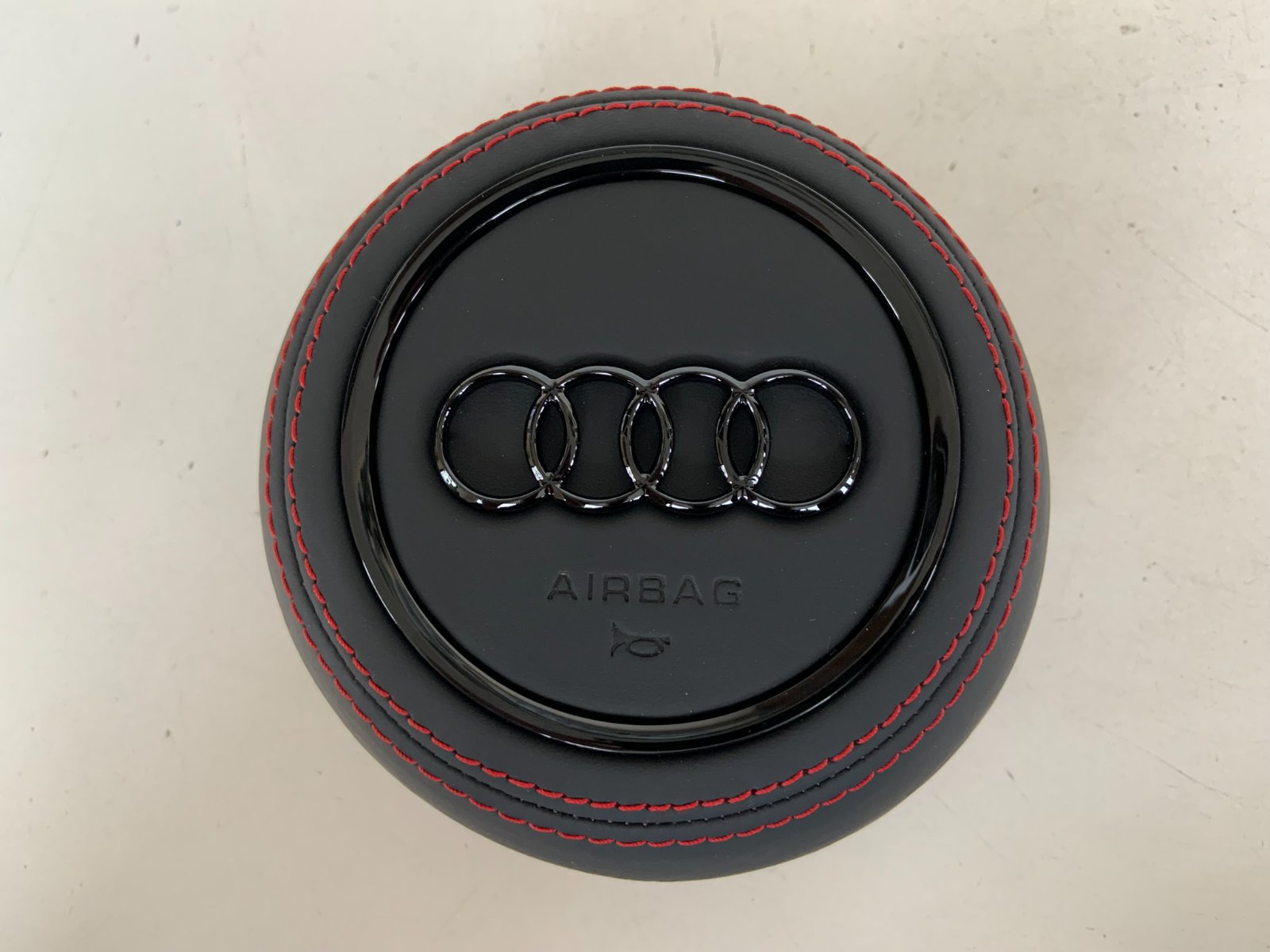 Audi A3 vairo oro pagalvės dangtelis