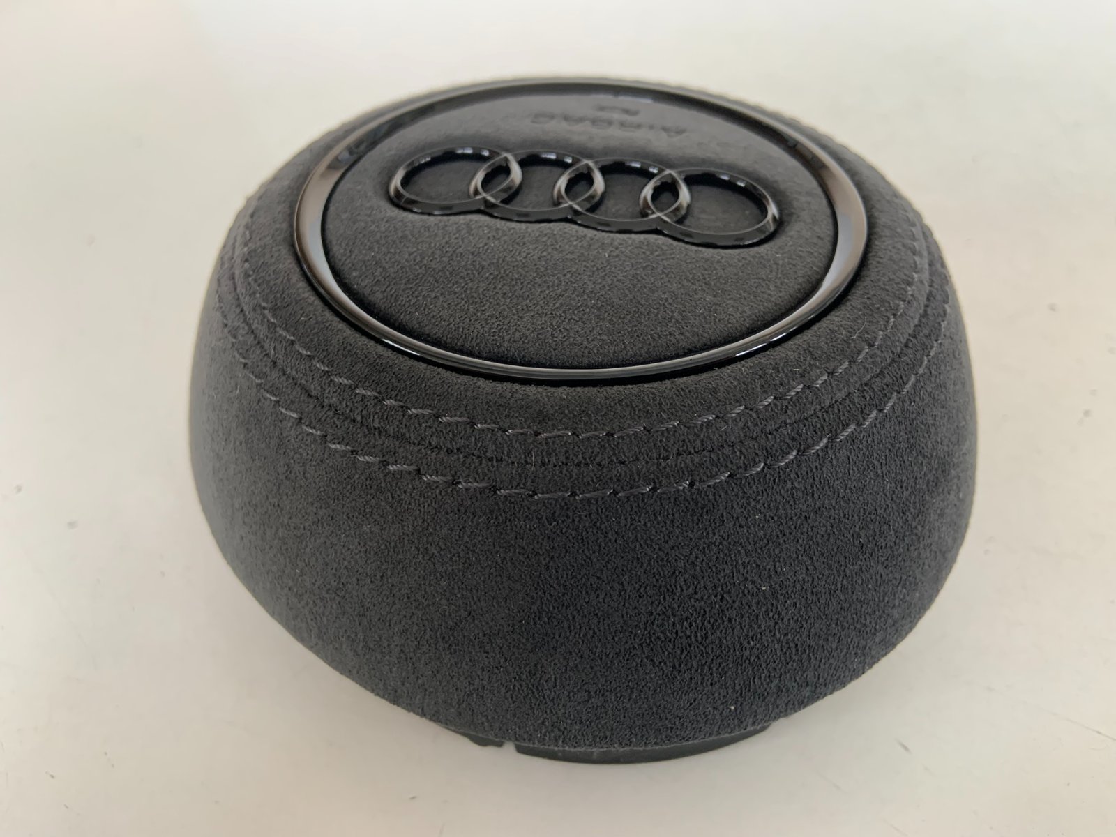 Audi A3 vairo oro pagalvės dangtelis