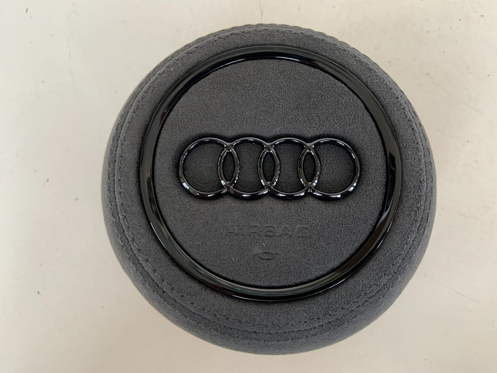 Audi A3 vairo oro pagalvės dangtelis