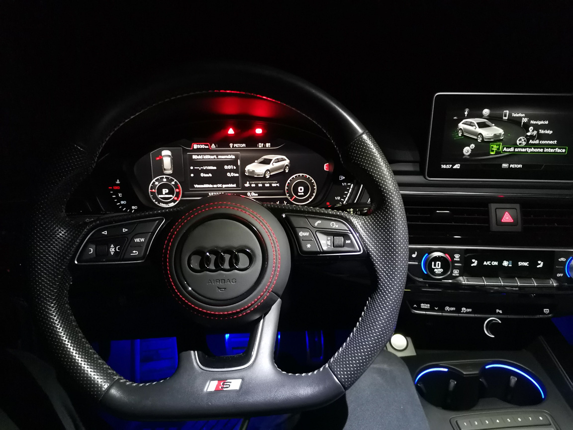 Audi A4 vairo oro pagalvės dangtelis