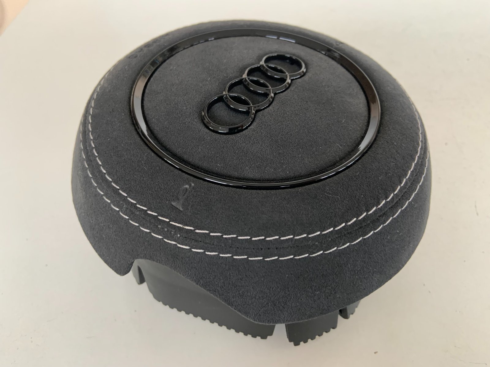 Audi A5 vairo oro pagalvės dangtelis