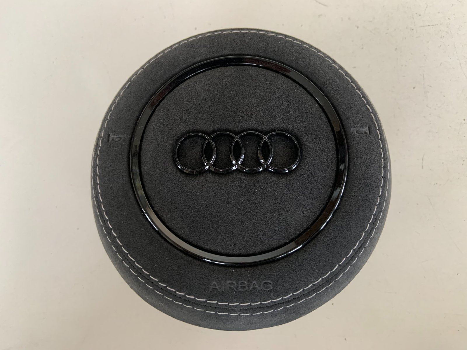 Audi A5 vairo oro pagalvės dangtelis