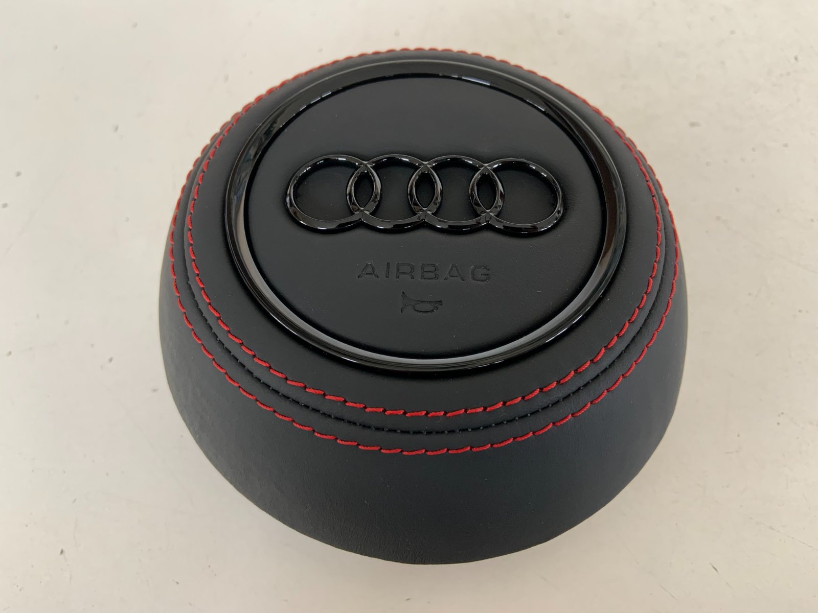 Audi A5 vairo oro pagalvės dangtelis