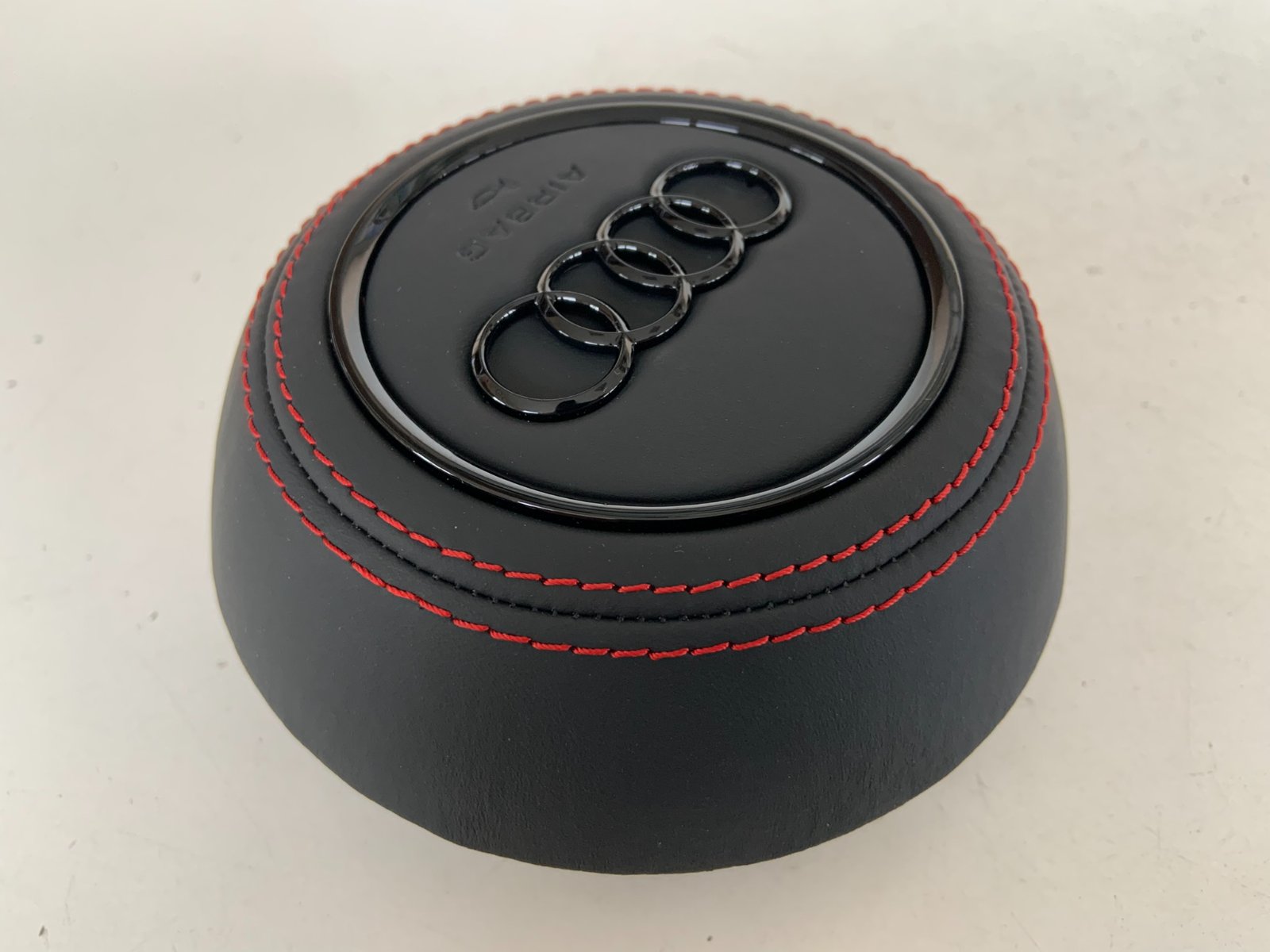 Audi A5 vairo oro pagalvės dangtelis