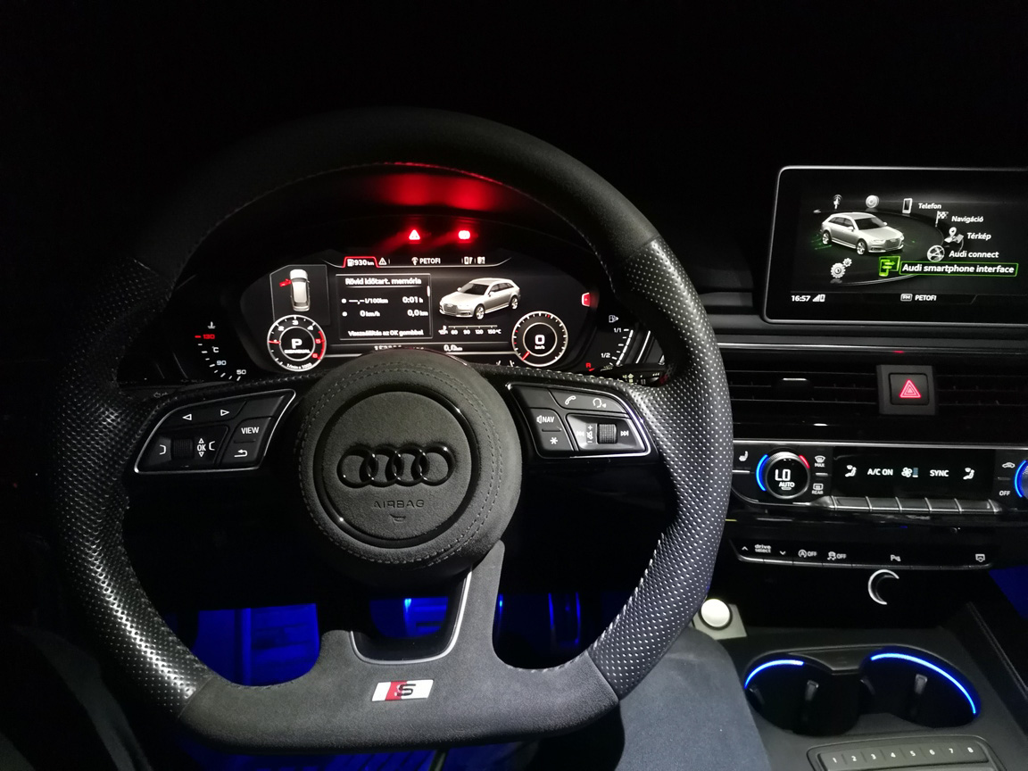 Audi A5 vairo oro pagalvės dangtelis