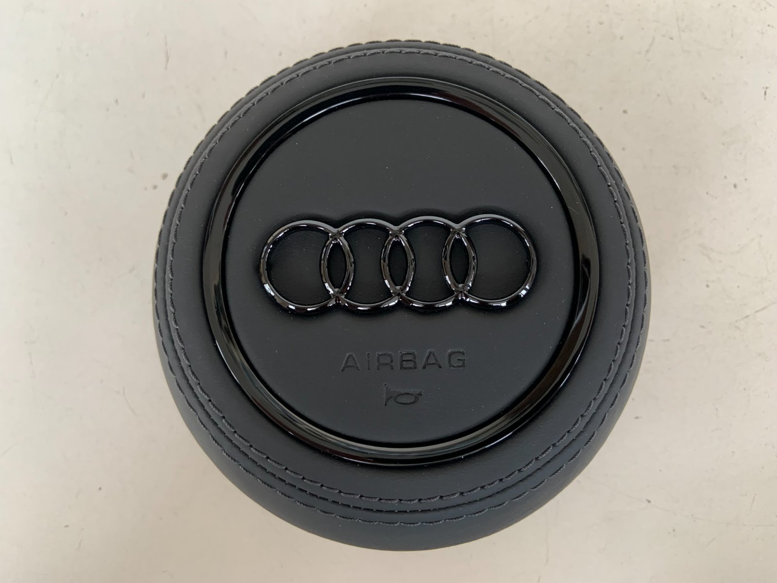 Audi A5 vairo oro pagalvės dangtelis