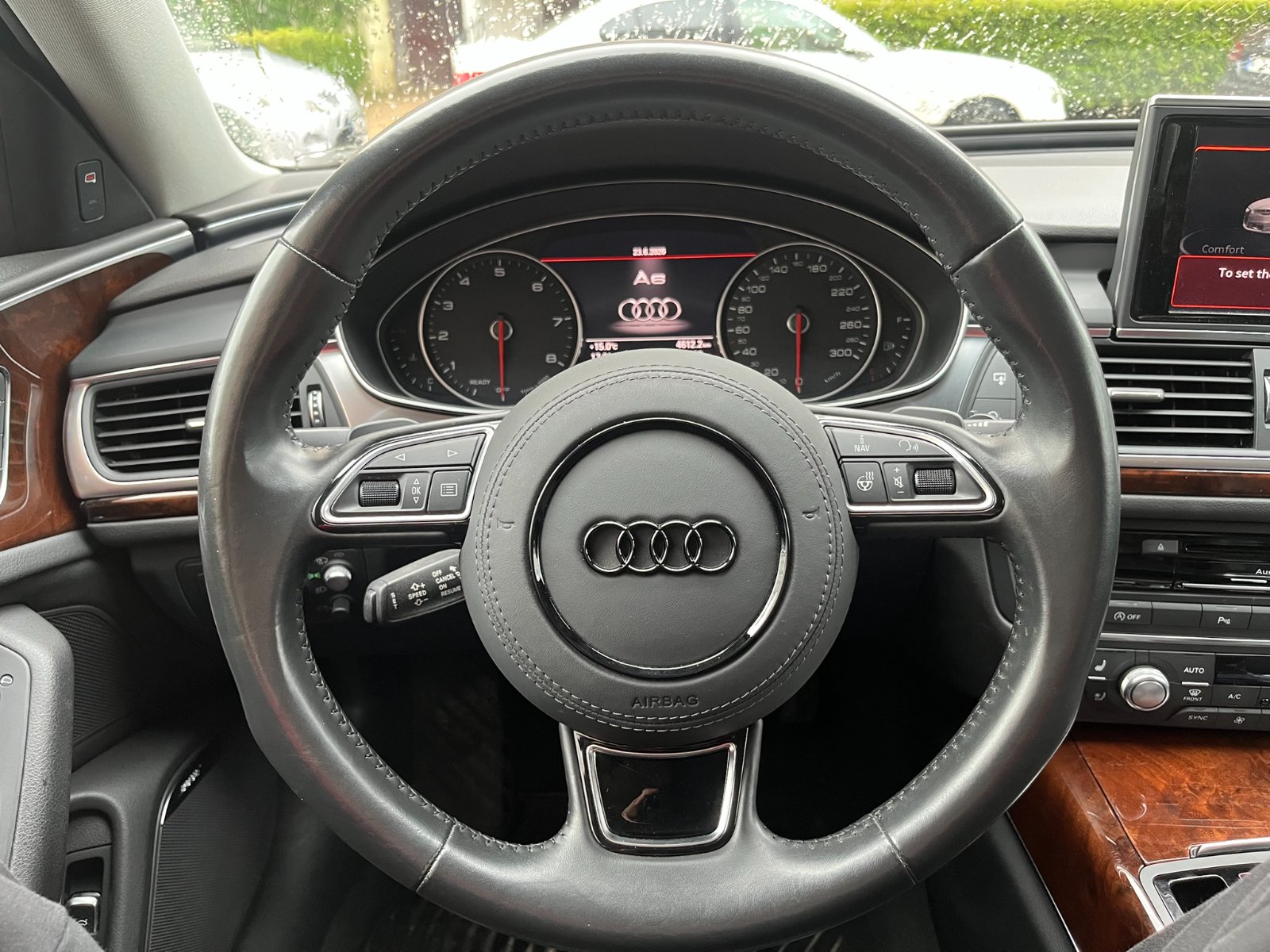 Audi A6 vairo oro pagalvės dangtelis