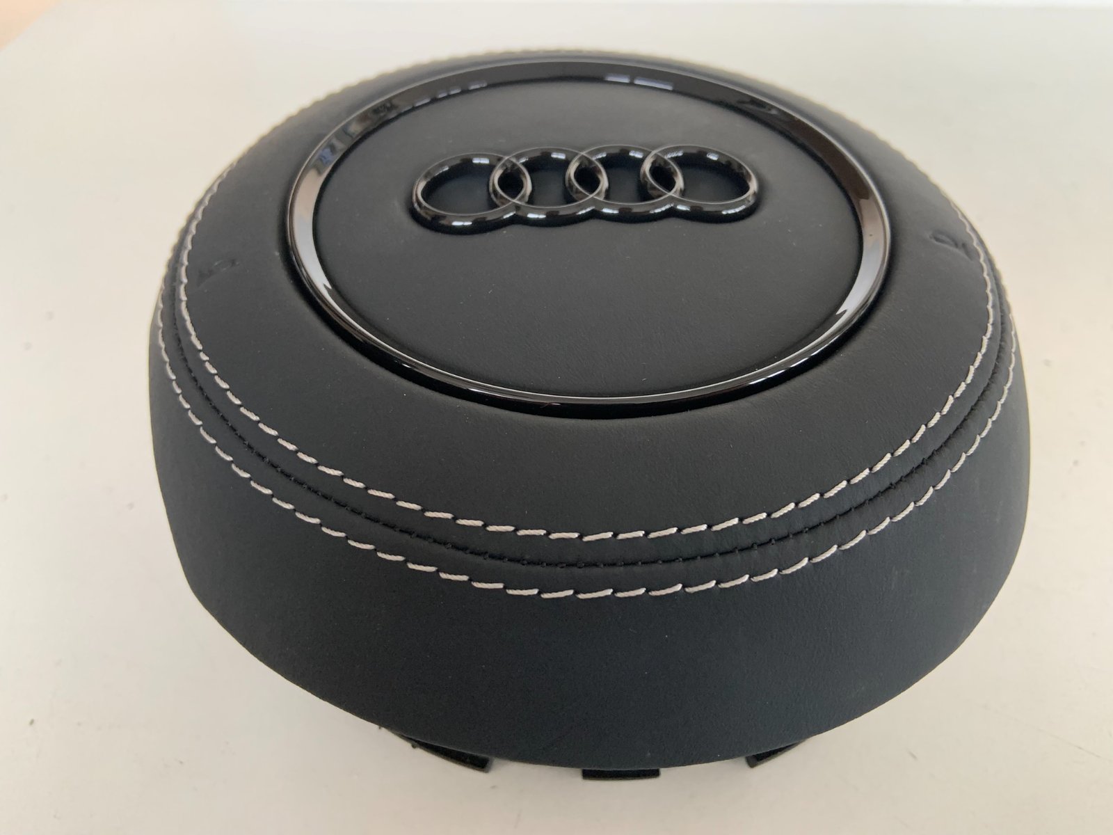 Audi A7 vairo oro pagalvės dangtelis