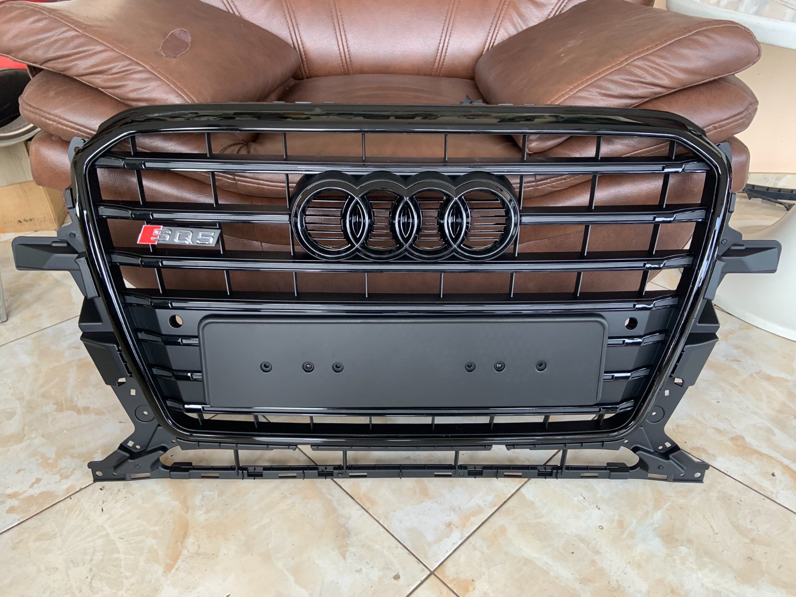 Audi Q5 Basic Centrinės grotelės SQ5 Style